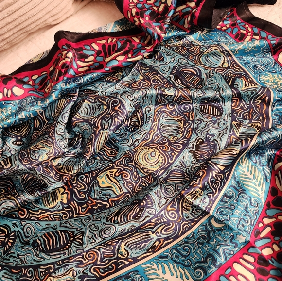 Hermes 100% silk scarf red/blue/black - Picture 6 of 9